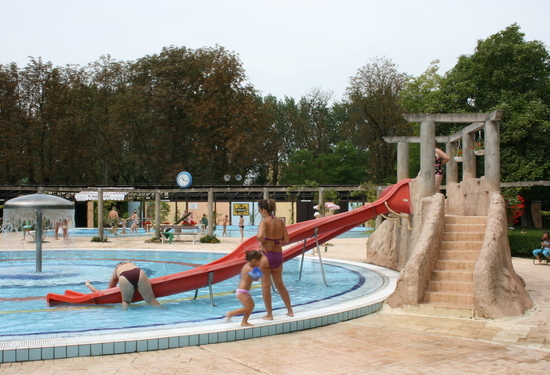 PÜNKÖSDFÜRDŐI Galéria